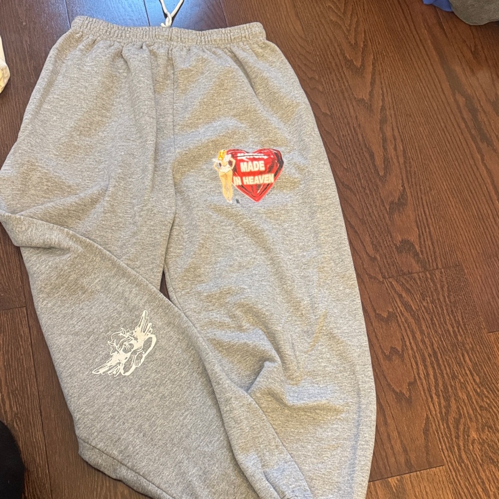 BOYSLIE Gray Sweatpants with Graphic Design